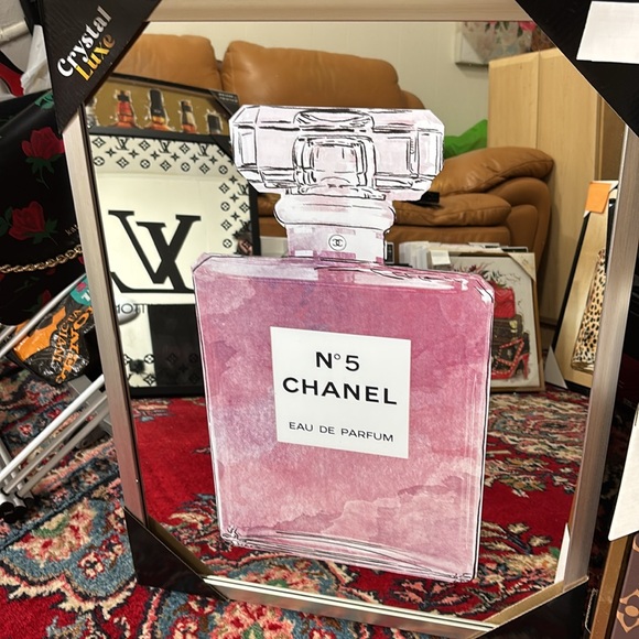 Mirror Perfume Decor! Scroll to see more ❤️ Sold separately - Picture 4 of 4